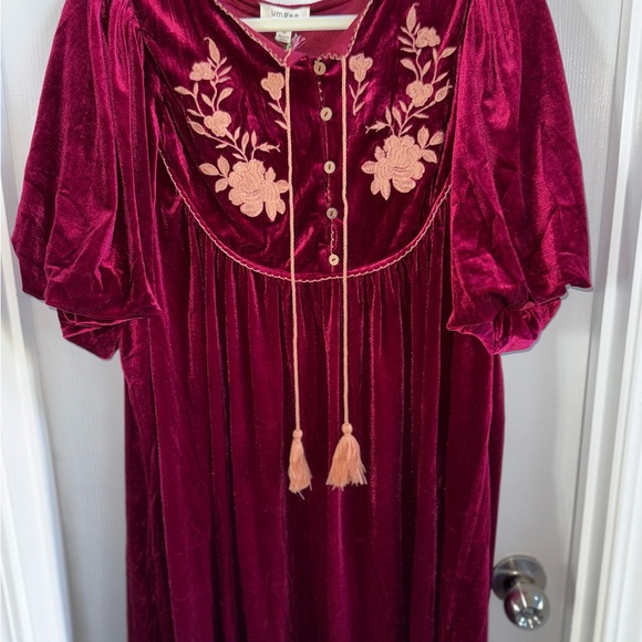 Umgee Red Velvet Embroidered Mini Dress NWT M Tassel Tie Ballon Sleeve Feminine - Picture 4 of 14